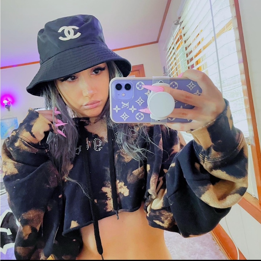 tie-dye hoodie